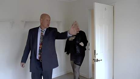 Hot and busty mature blonde Lacey Starr is sucking hard dick of gentleman