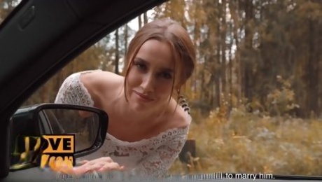 Runaway bride gives a blowjob to stranger driver and gets her hoochie nailed hard