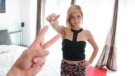 Deep throat video with insatiable Madison Hart from